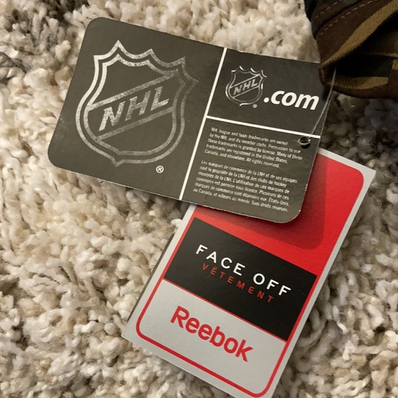 Reebok NHL Chicago Blackhawks Hockey Camo T-Shirt - Picture 4 of 4